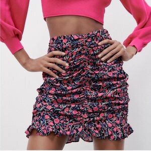 NWT ZARA Floral Ruched Mini Skirt Sz Medium Viscose Ruffle Flounce Tulip Hem